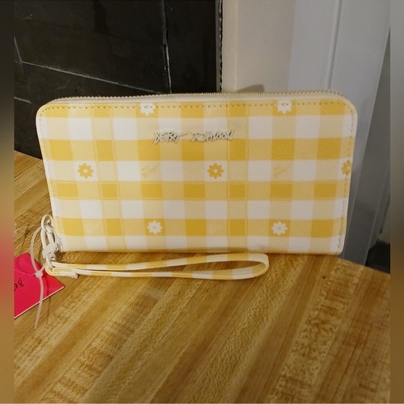 Betsey Johnson NWT Yellow/ White
Checkered Wallet/ Wristlet - Picture 3 of 11